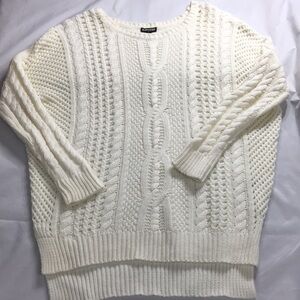 Express Women’s Ivory Cable Knit Sweater Size XS Like-NEW Condition